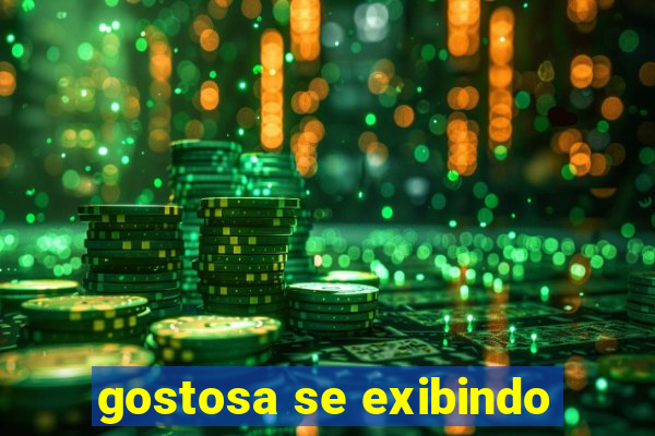 gostosa se exibindo